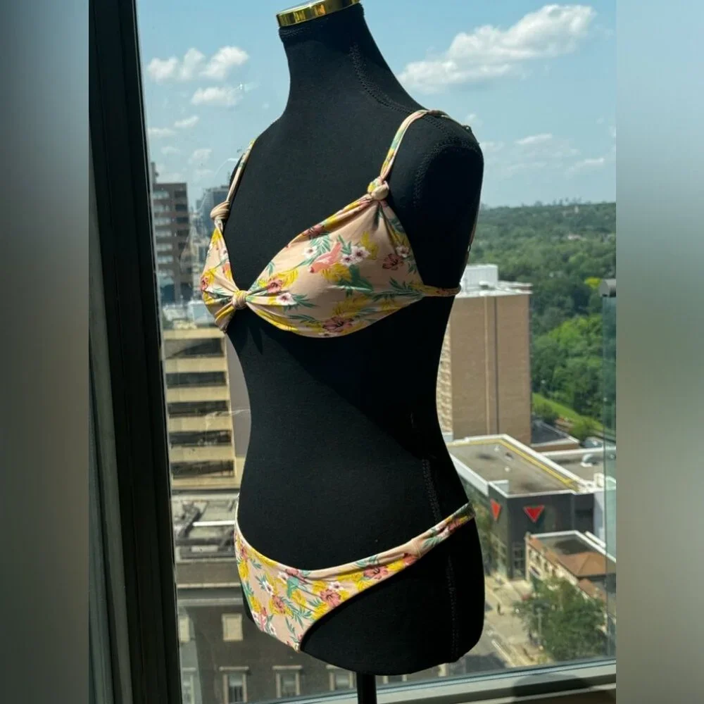 🆕 LOVE & LEMONS 🧿 NWOT Antigua Knot Thong Bikini Set - Size Small